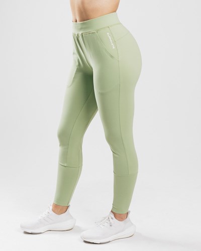 Alphalete 4-Way Stretch Jogger Frozen Spring | FNTRH7469