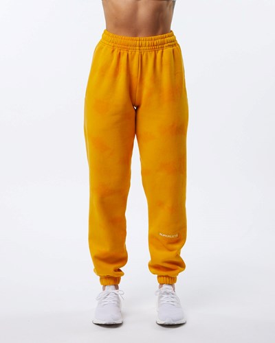 Alphalete Washed 30" Fleece Jogger Golden Sun | PDMAX2870