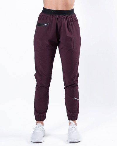 Alphalete Woven 4-Way Stretch 28" Pant Bordeaux | PXUJA8125