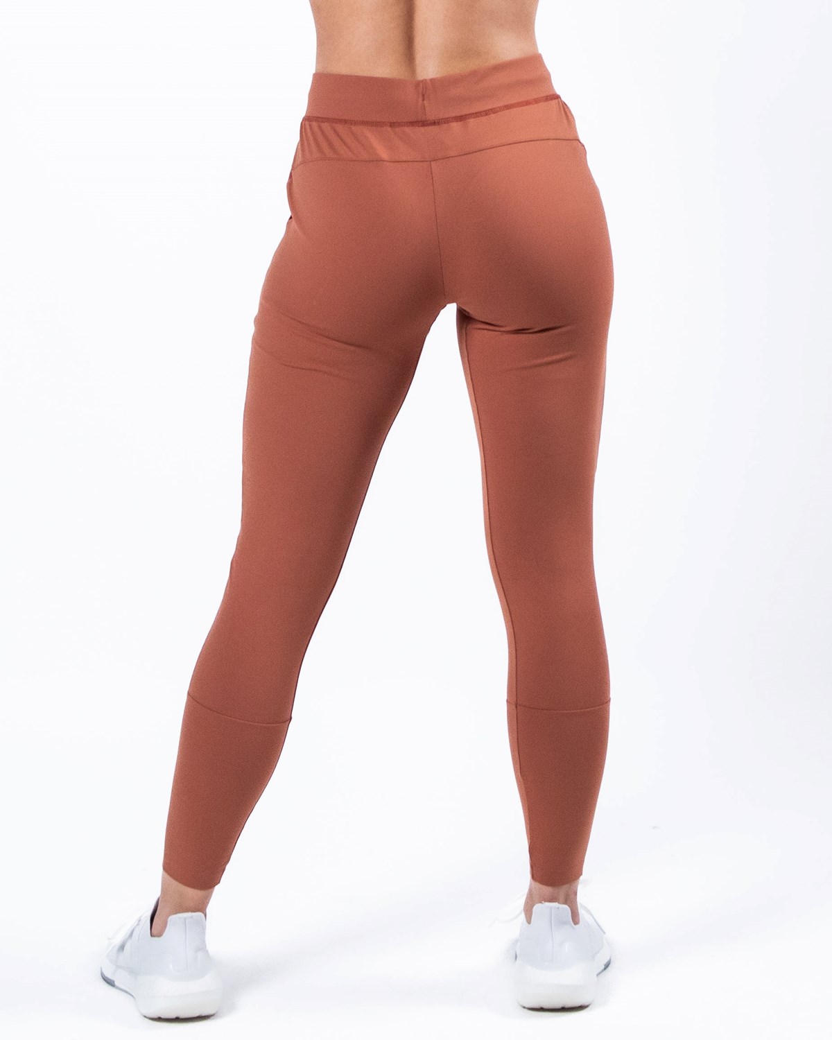 Alphalete 4-Way Stretch Jogger Bronze | GQAUX2037