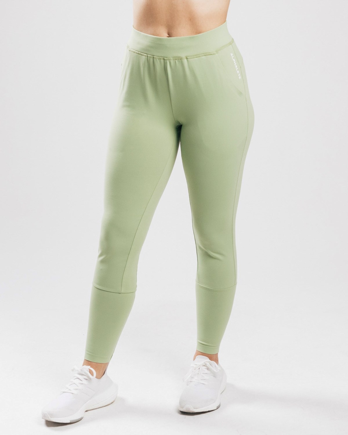 Alphalete 4-Way Stretch Jogger Frozen Spring | FNTRH7469