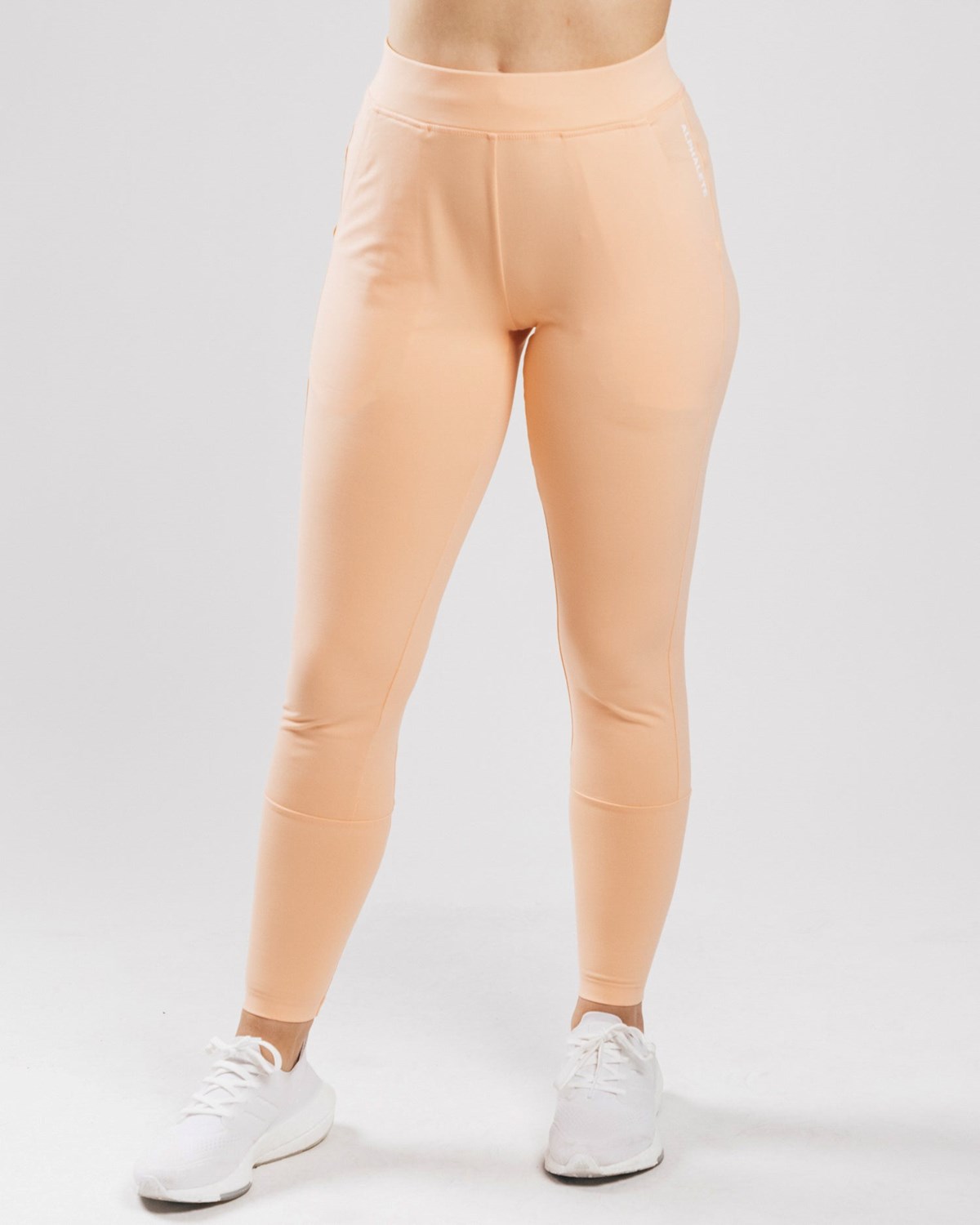 Alphalete 4-Way Stretch Jogger Koral | MTNJI1924