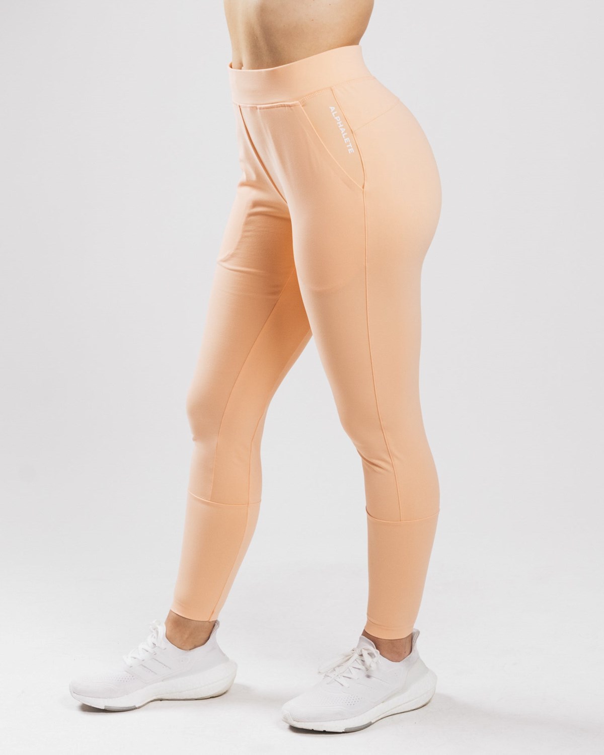 Alphalete 4-Way Stretch Jogger Koral | MTNJI1924