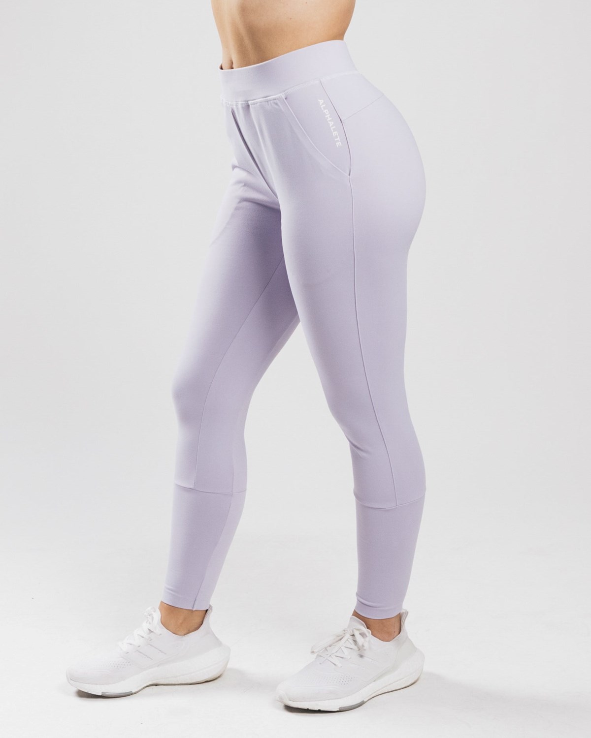 Alphalete 4-Way Stretch Jogger Lilac Haze | GRSZH5380