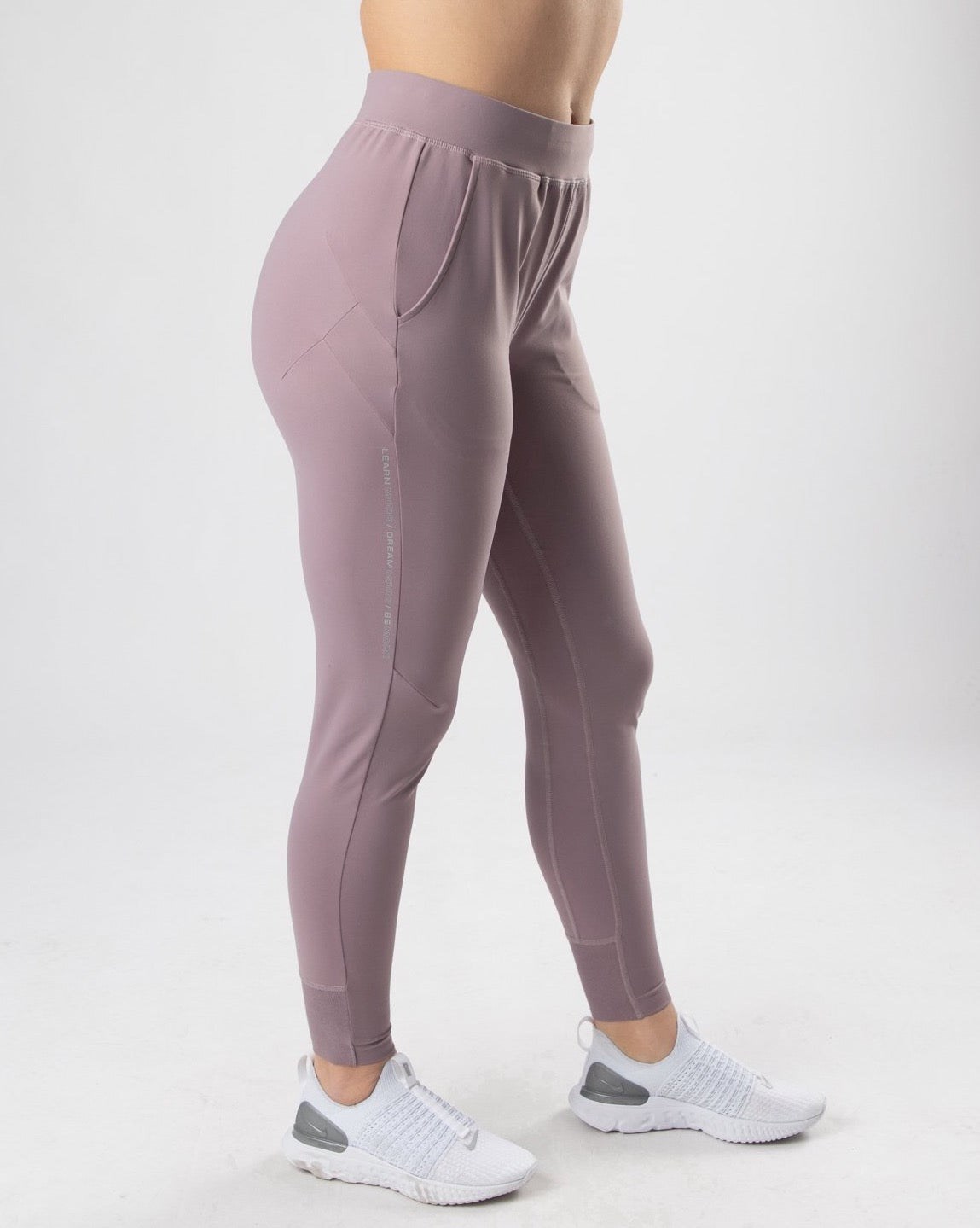 Alphalete 4-Way Stretch Jogger Lilla | YRCSW7380