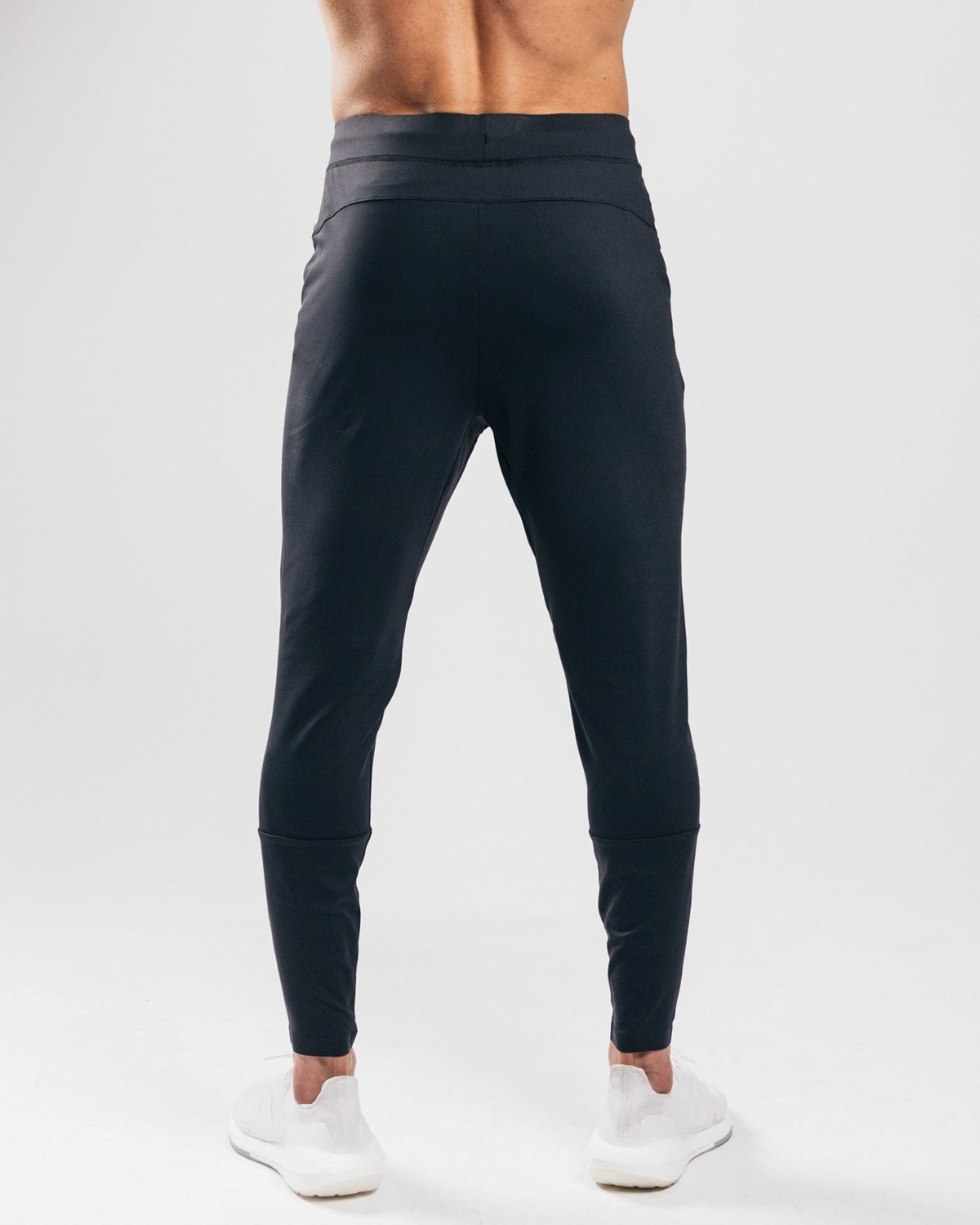 Alphalete 4-Way Stretch Jogger Sort | QHIJX3279