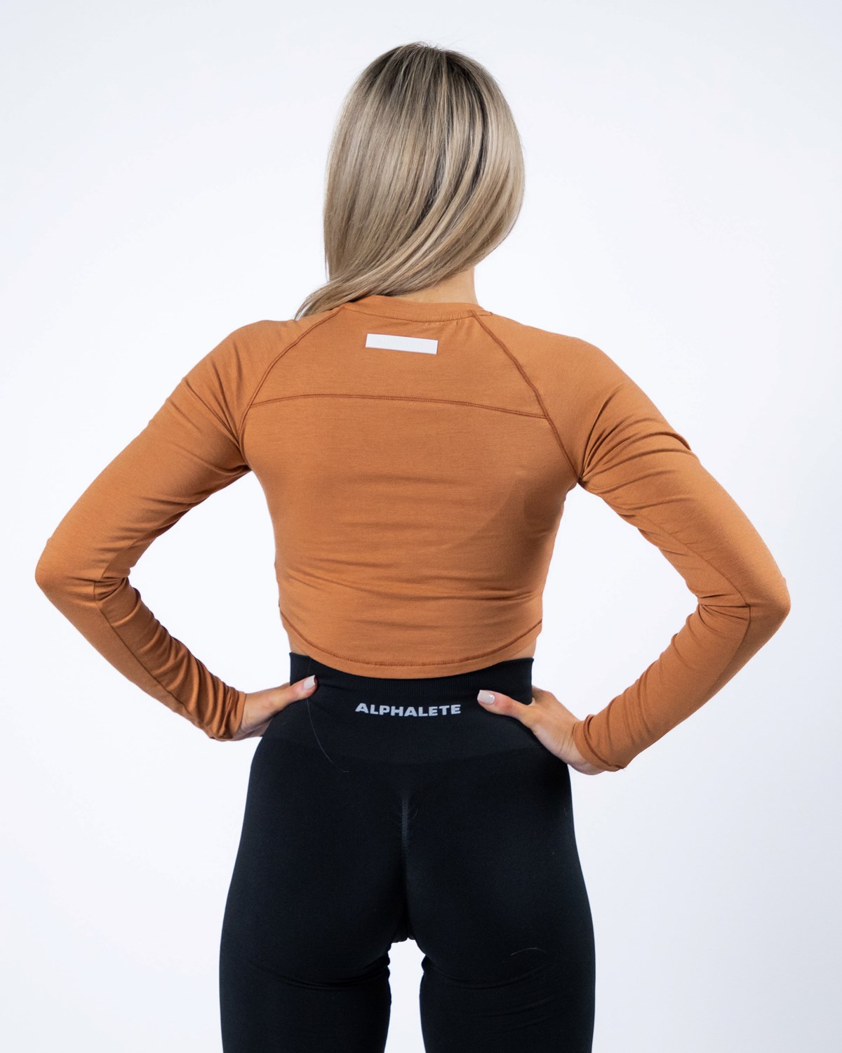 Alphalete Cropped Premium Long Sleeve Camel | SGUXI2954