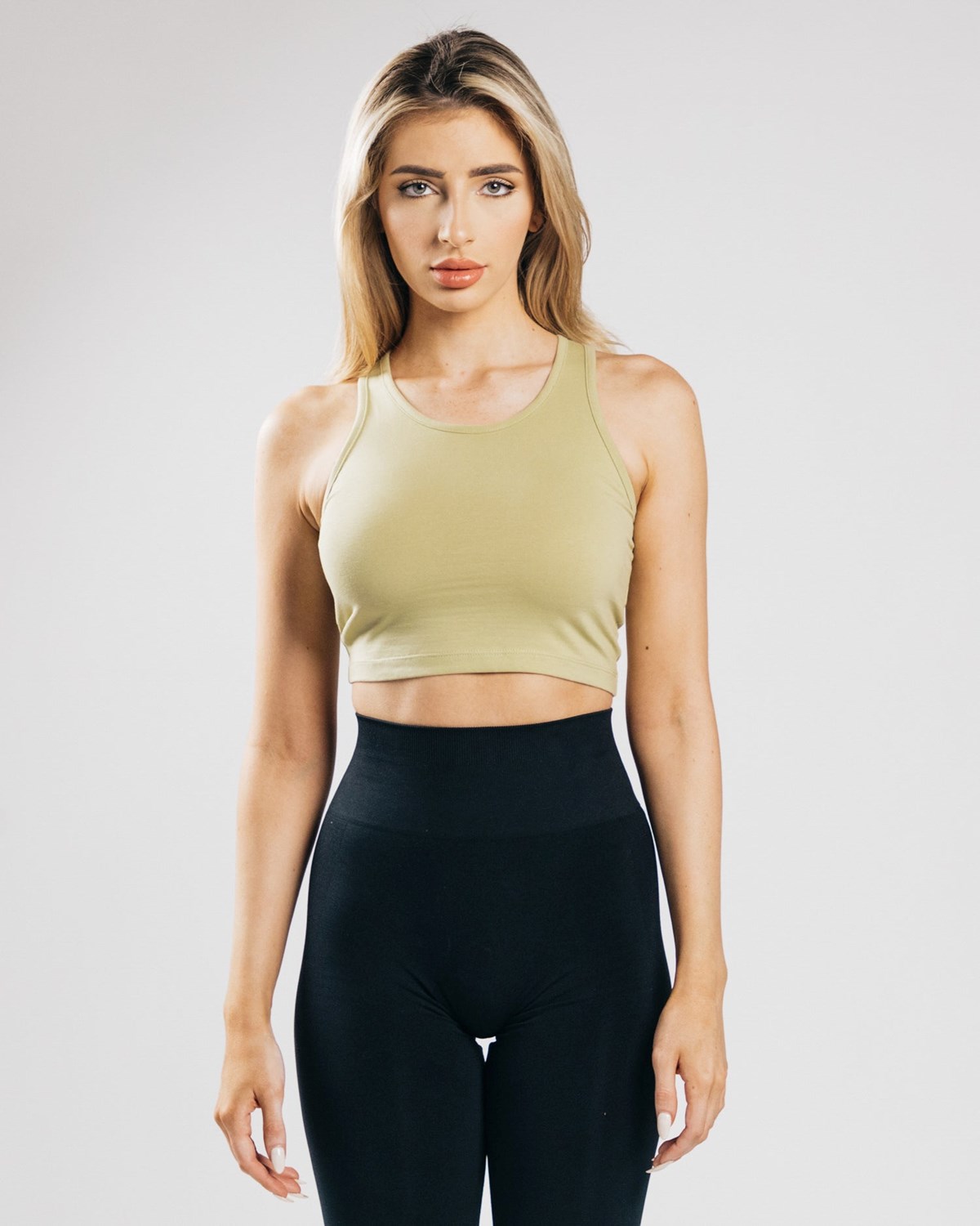 Alphalete Fitted Performance Crop Tank Lyseolivengrøn | SFLDN4192