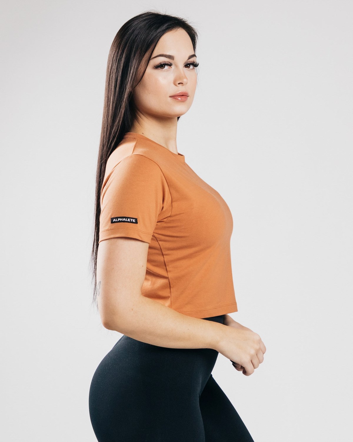 Alphalete Fitted Performance Crop Top Clay | CORQG4671