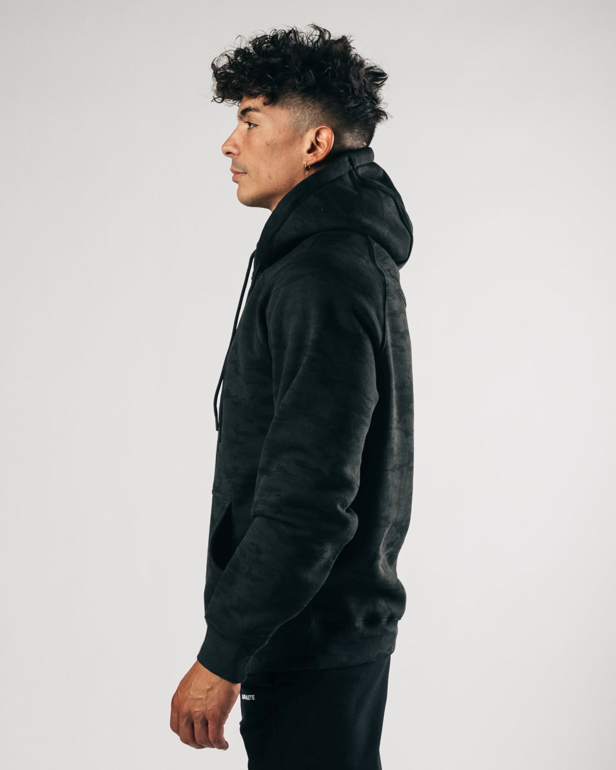 Alphalete Fitted Performance Hoodie Darkest Hour | SQVUG1254