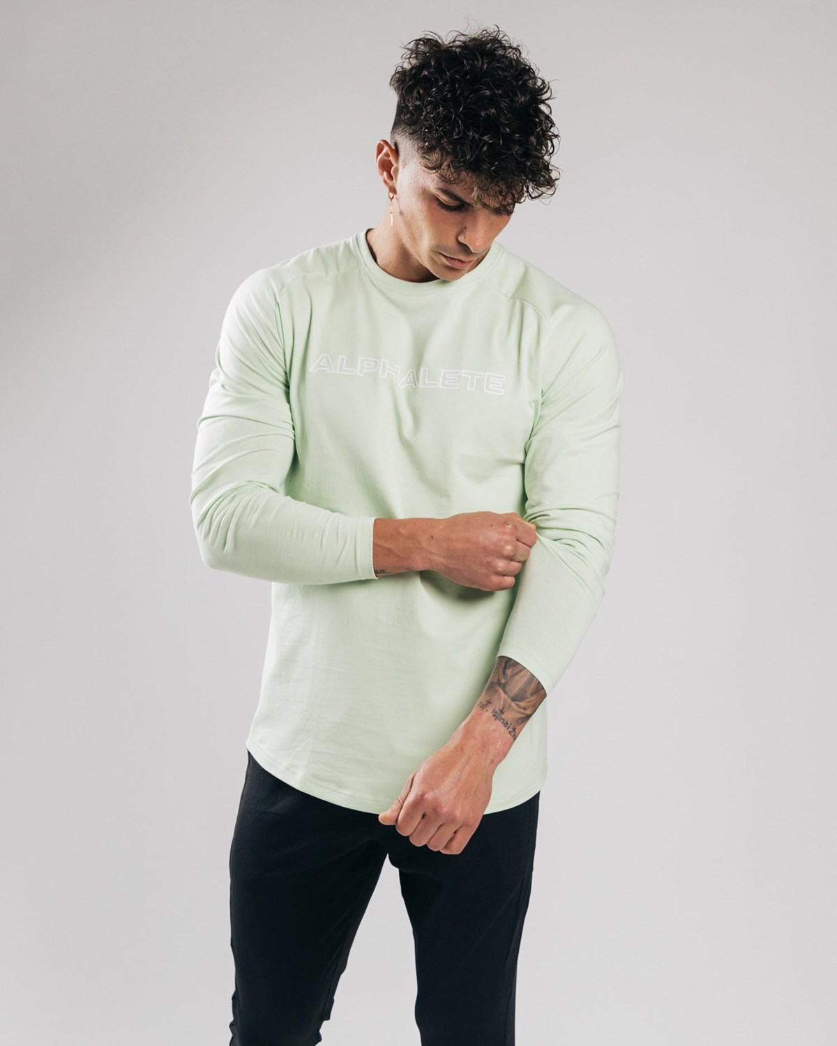 Alphalete Fitted Performance Long Sleeve Frozen Spring | NHERB2403