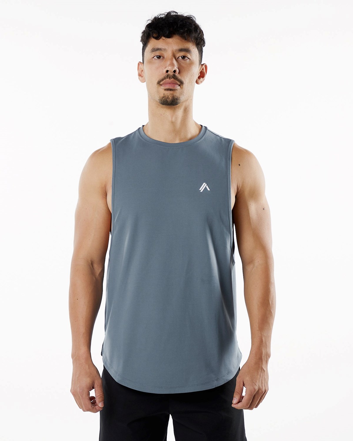 Alphalete Fitted Performance Tank Carbon | RKHCS8241