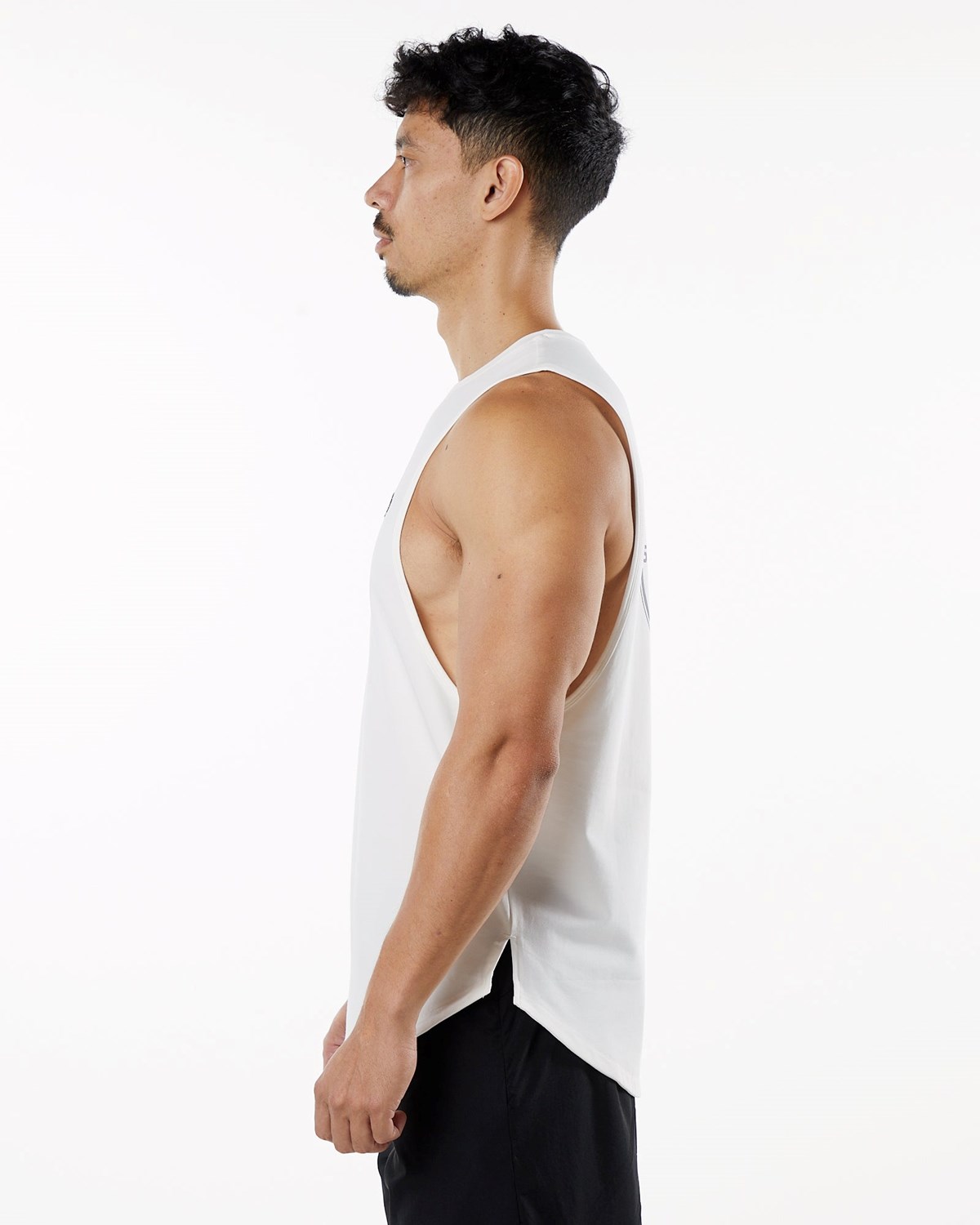 Alphalete Fitted Performance Tank Hvide | JRQMA9012