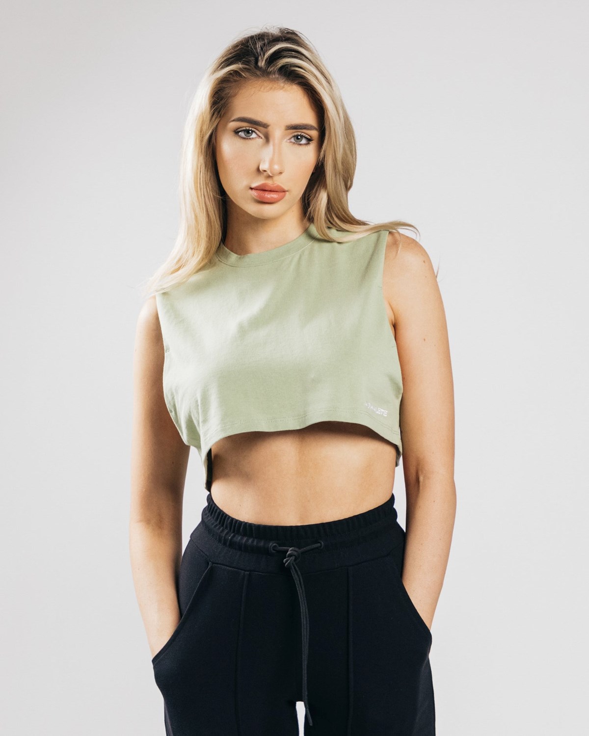 Alphalete Heavy Bomulds Cropped Cutoff Matcha | PJYLW2487