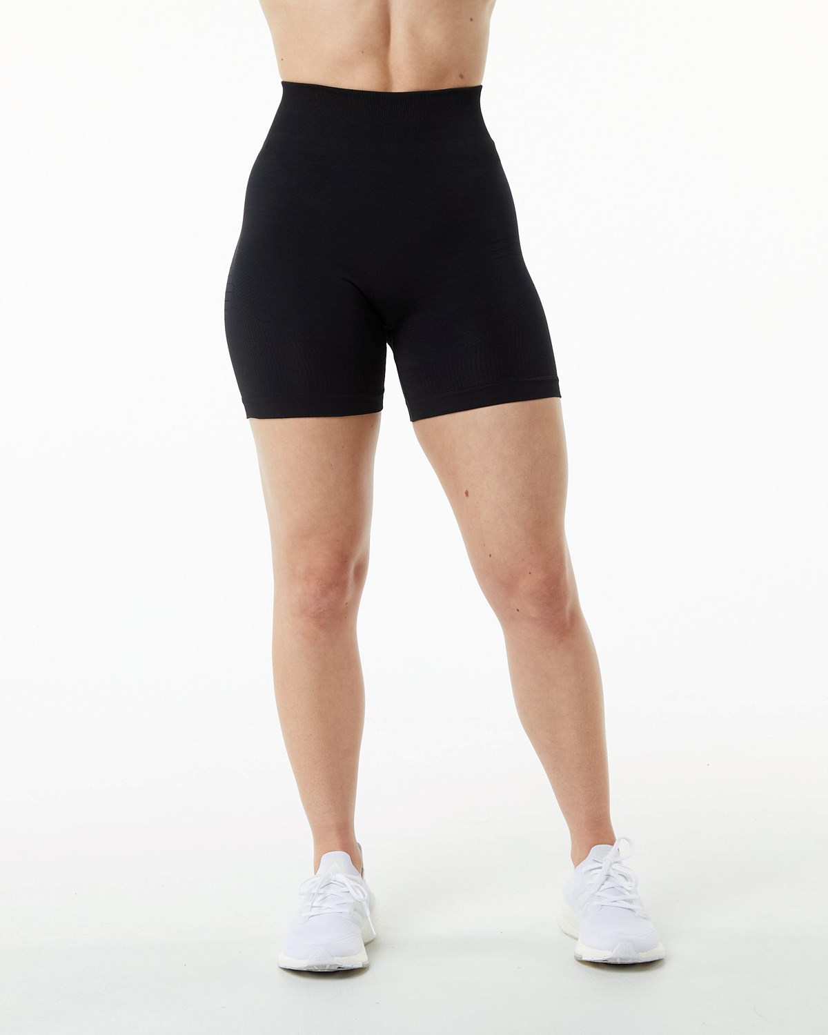 Alphalete High Performance Seamless Kort Sort | PYVJT4531