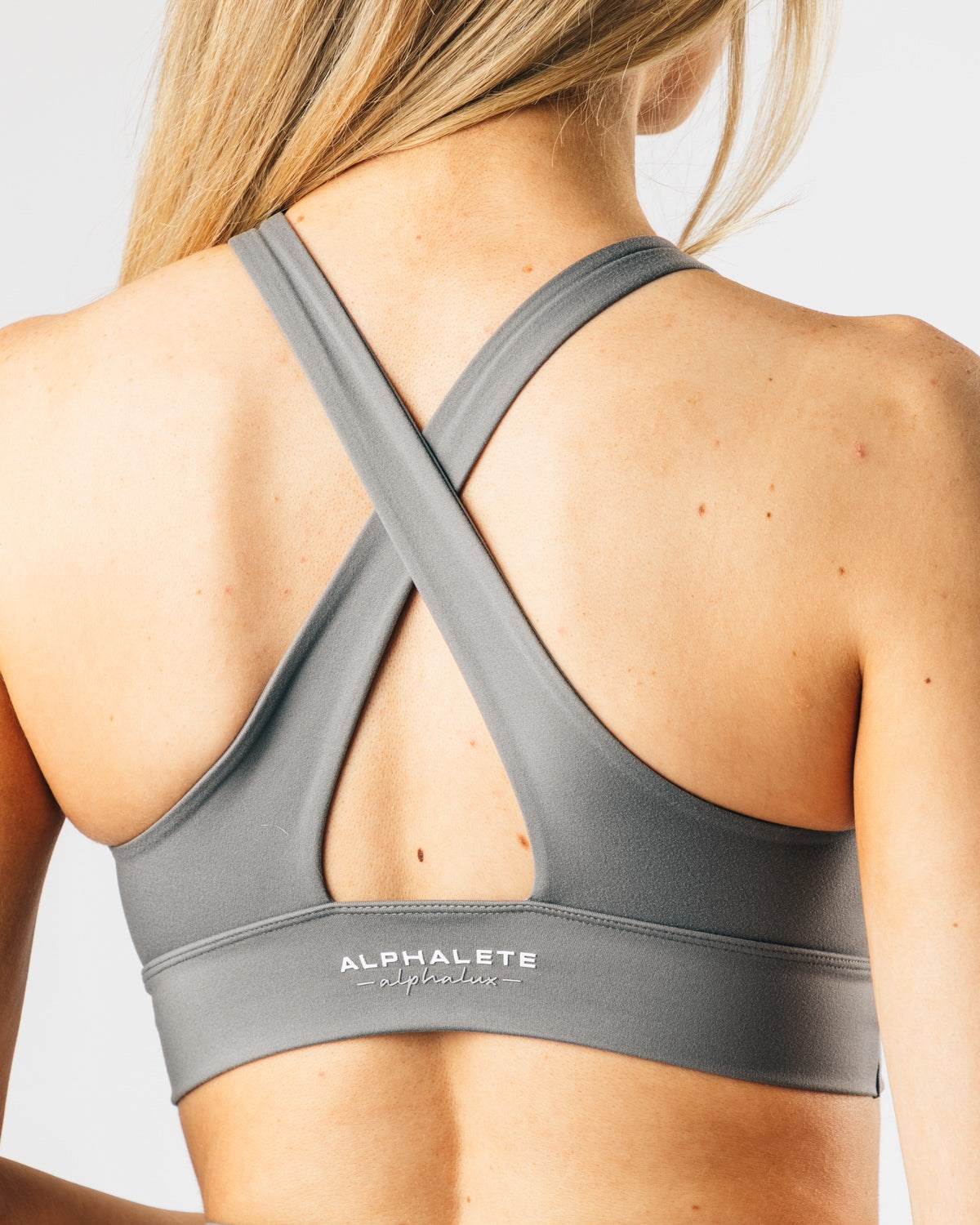 Alphalete Medium-Impact Luxury Sports Bra Quiet Shade | RQNAD1702