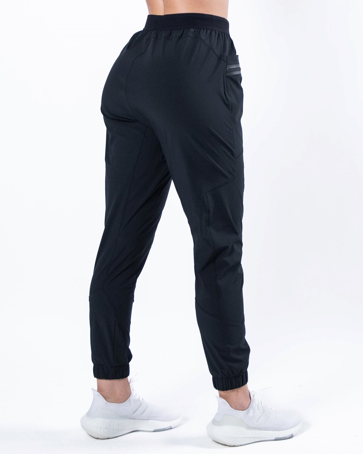 Alphalete Woven 4-Way Stretch 28