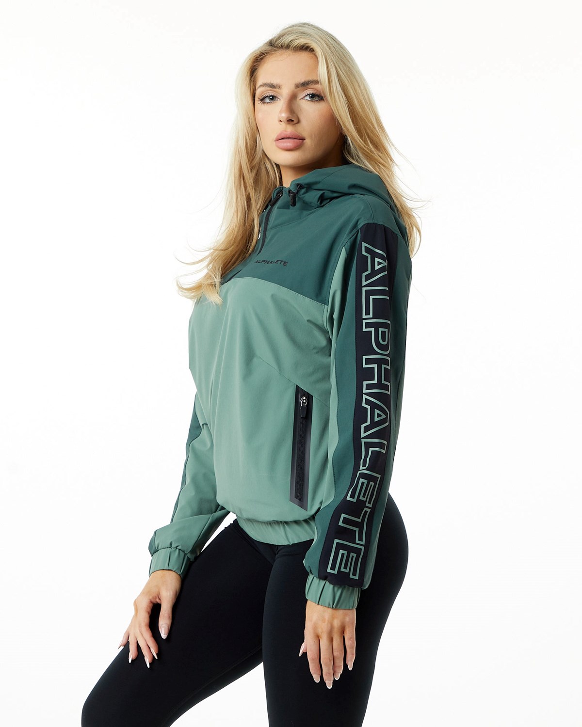 Alphalete Woven Performance Jacket Wild Sage | AMRUK0386